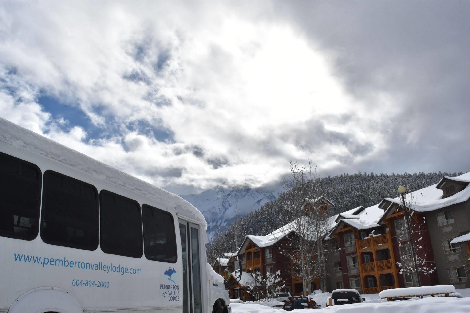 Pemberton Valley Lodge Exterior foto